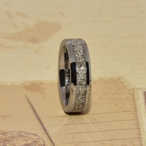 Bague funéraire personnalisée en tungstène – cendres ou opale